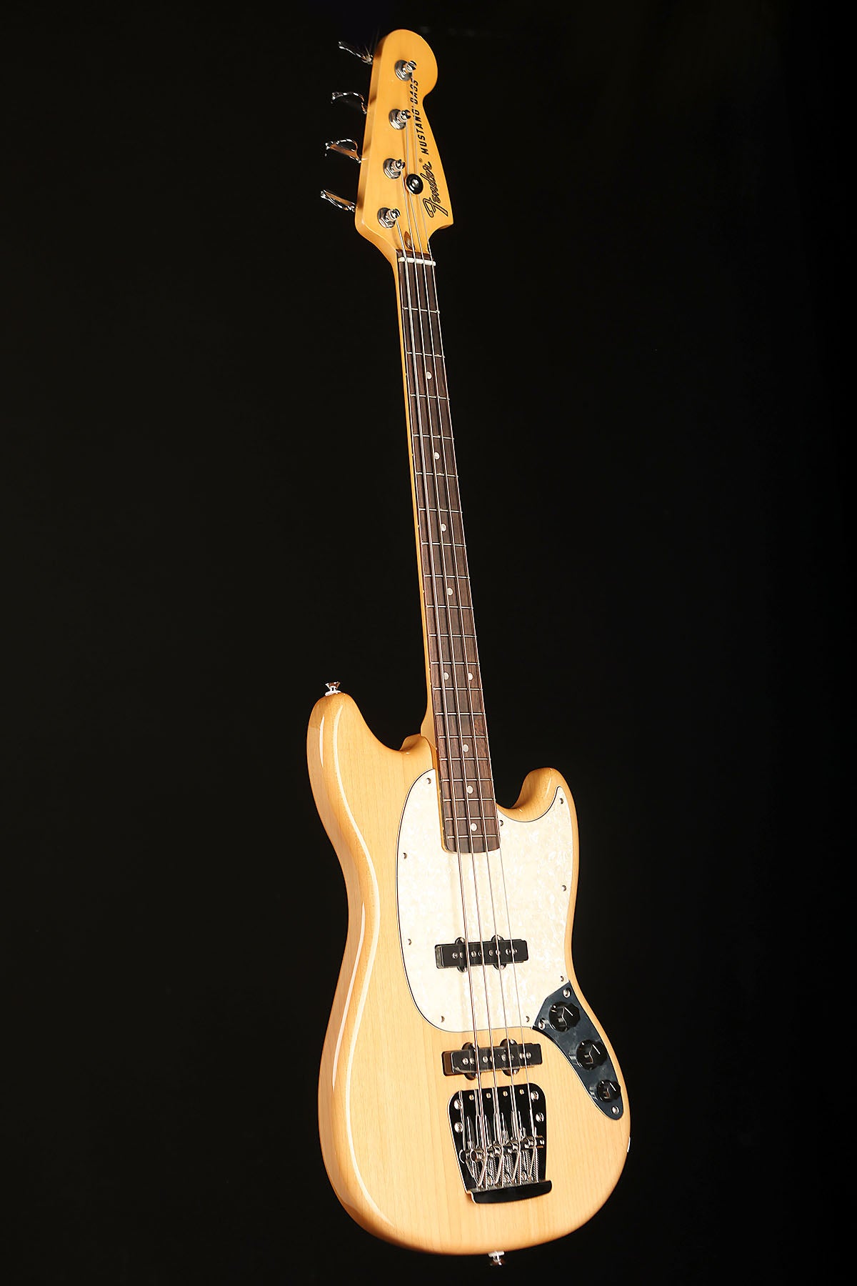 Fender Japan &#39;Chilli Beans&#39; Maika Mustang Bass Natural