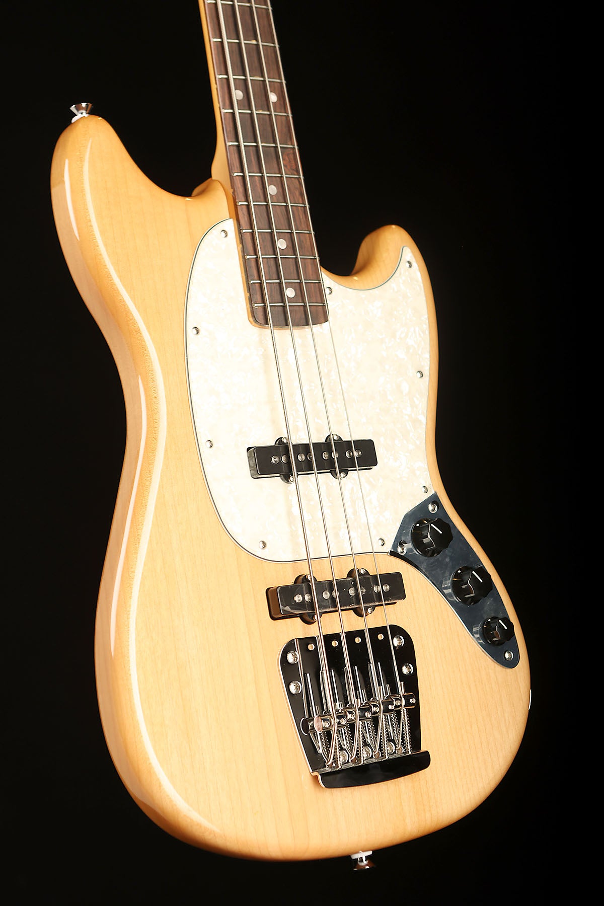 Fender Japan &#39;Chilli Beans&#39; Maika Mustang Bass Natural