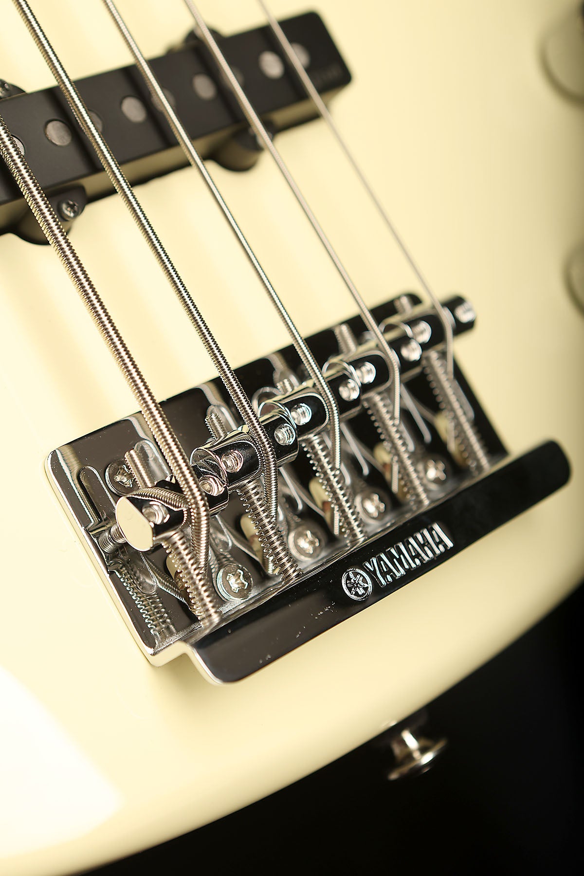 Yamaha BBP35 Vintage White, Made in Japan