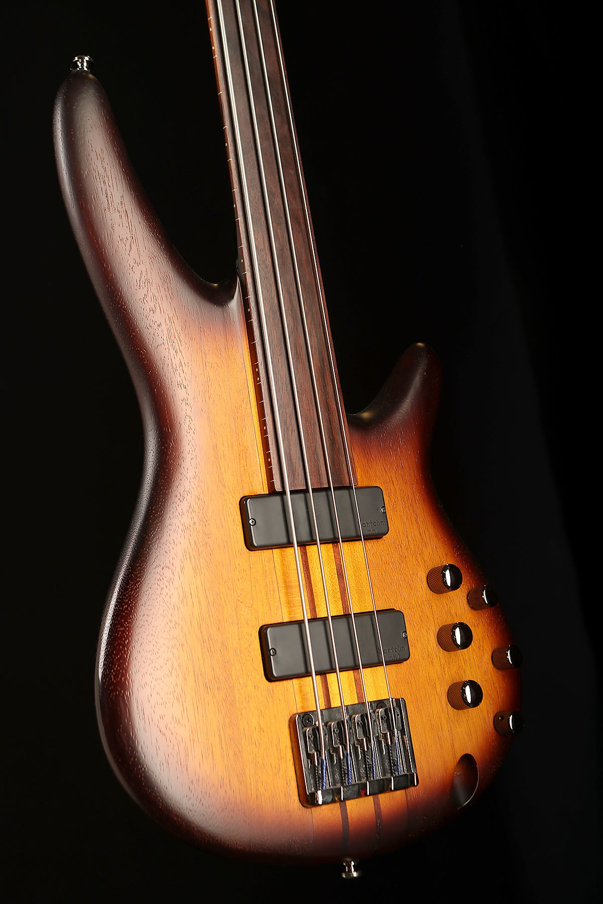 Preloved Ibanez SRF700 Fretless with genuine Ibanez hardcase