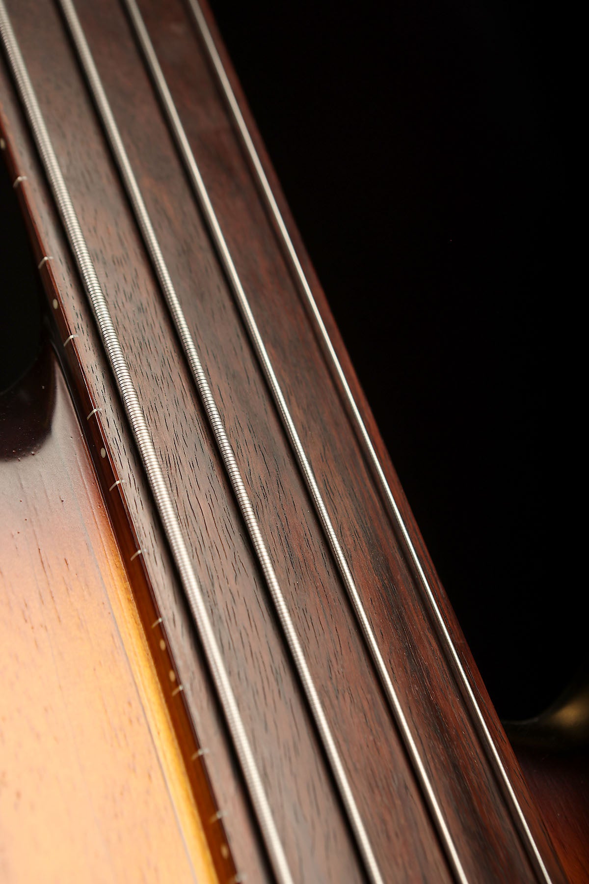 Preloved Ibanez SRF700 Fretless with genuine Ibanez hardcase