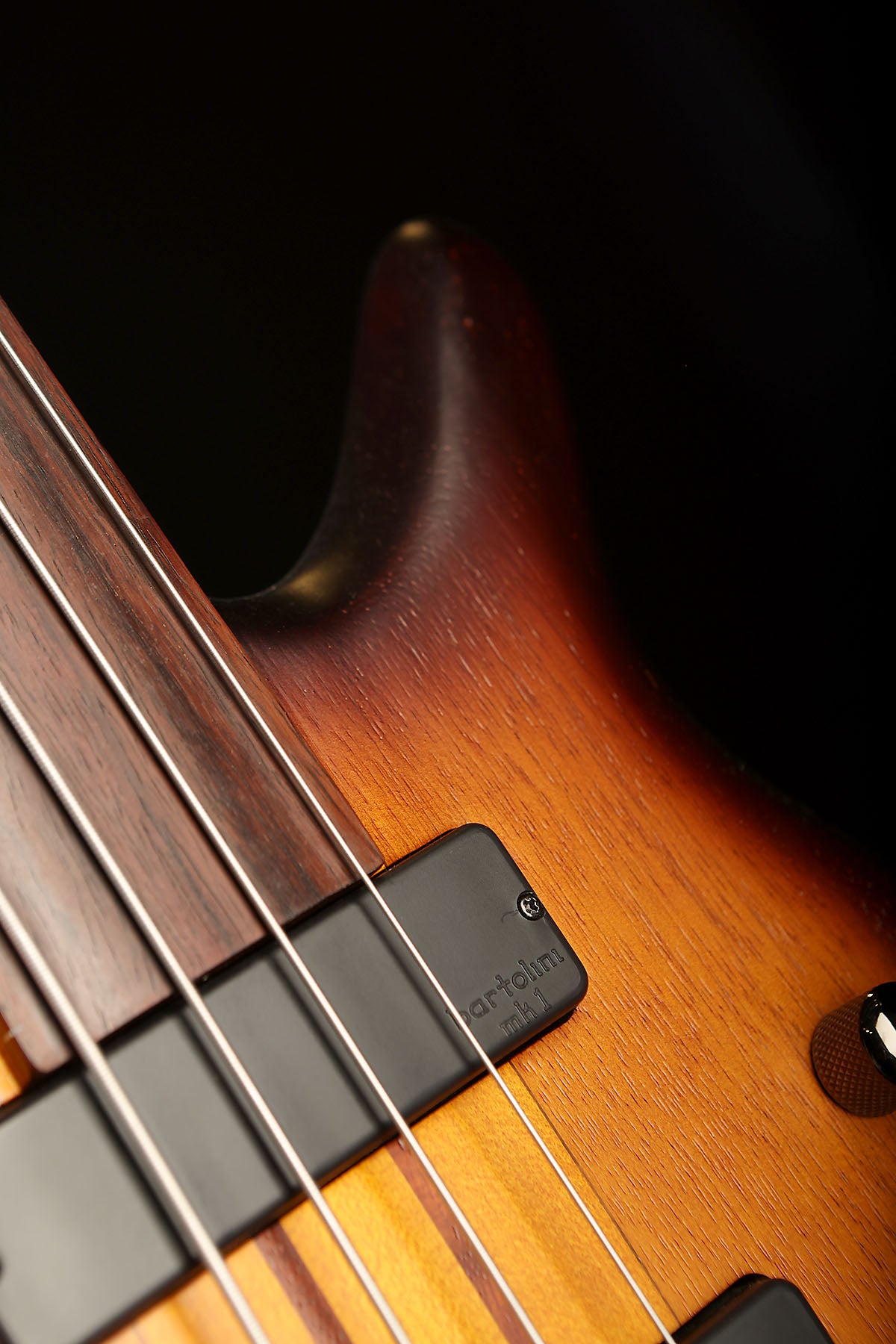 Preloved Ibanez SRF700 Fretless with genuine Ibanez hardcase