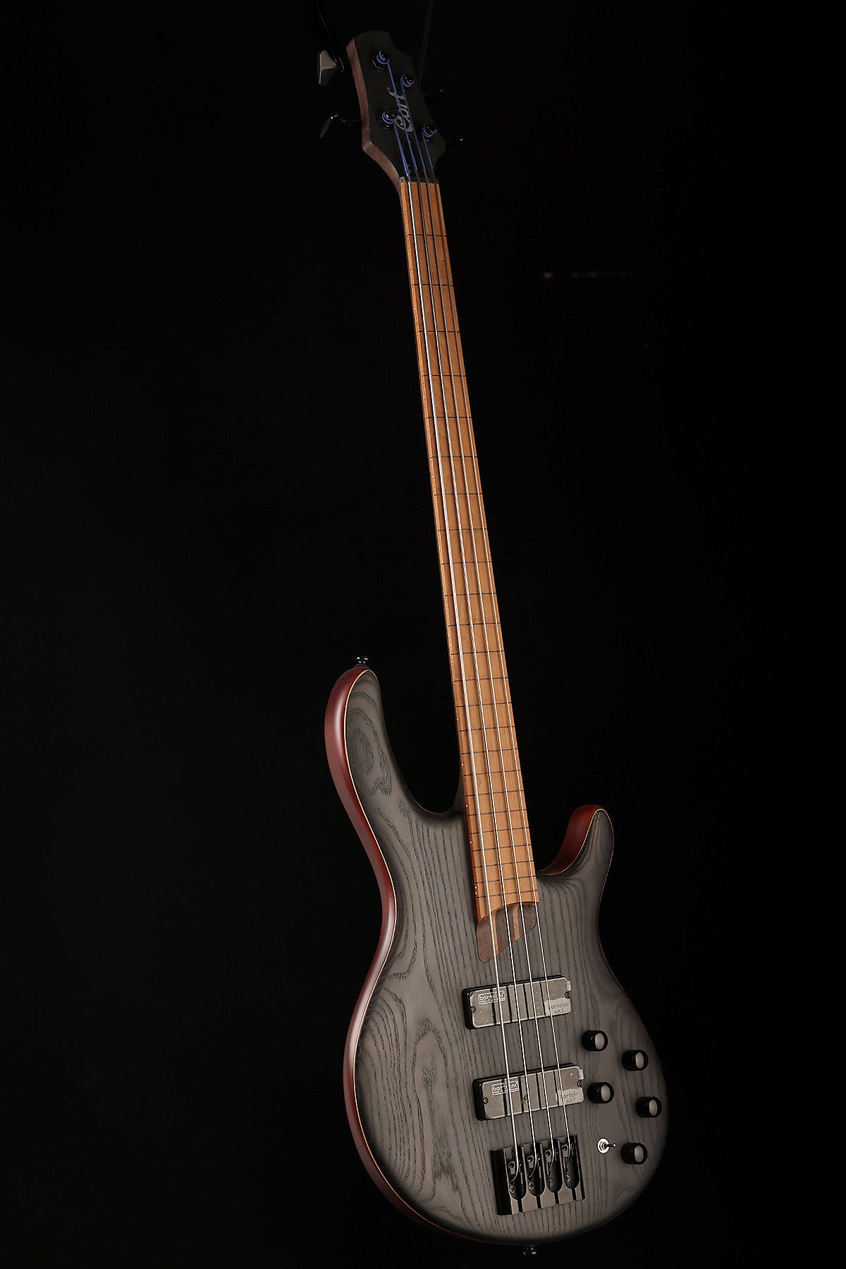 Cort Artisan B4 Element Fretless