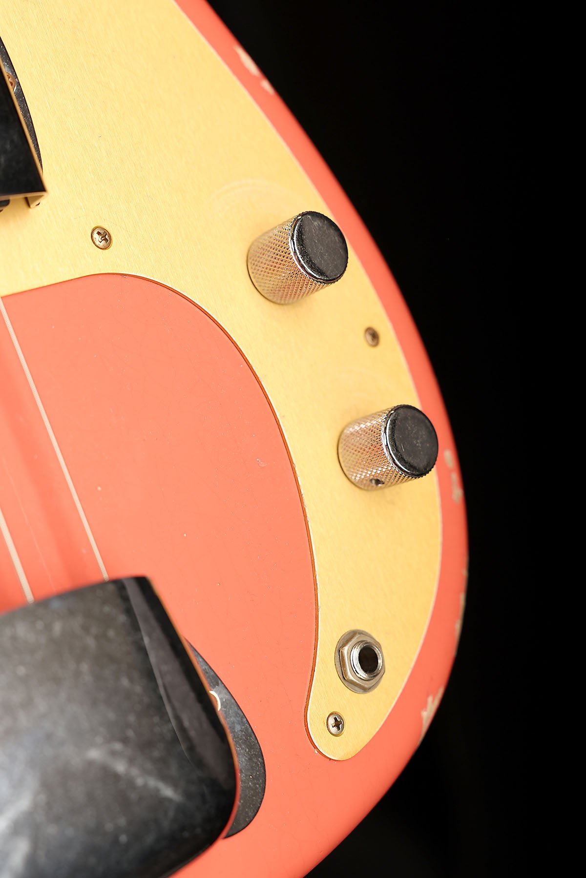 Fender Limited Edition "P" Jazz Bass Relic Tahitian Coral