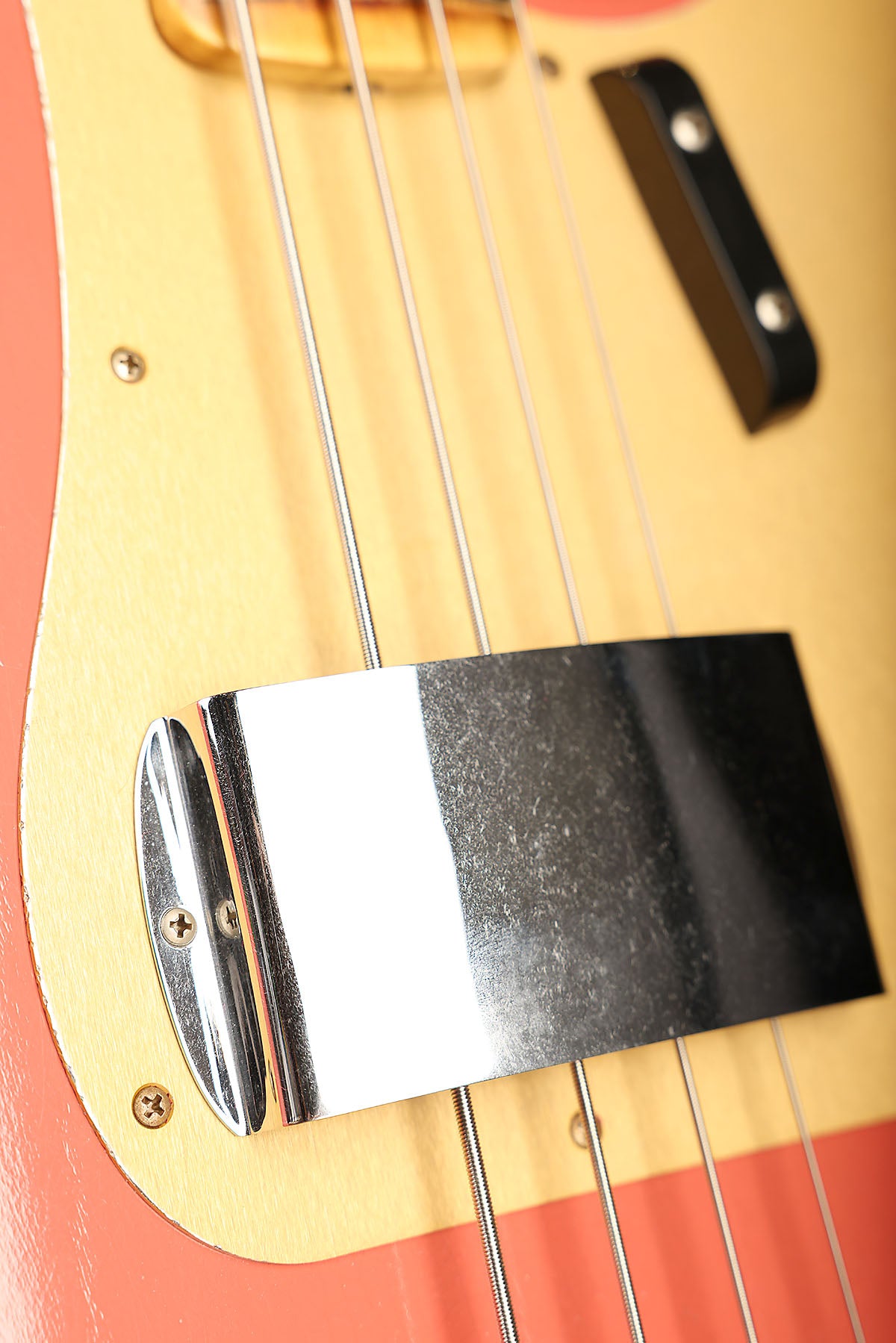 Fender Limited Edition "P" Jazz Bass Relic Tahitian Coral