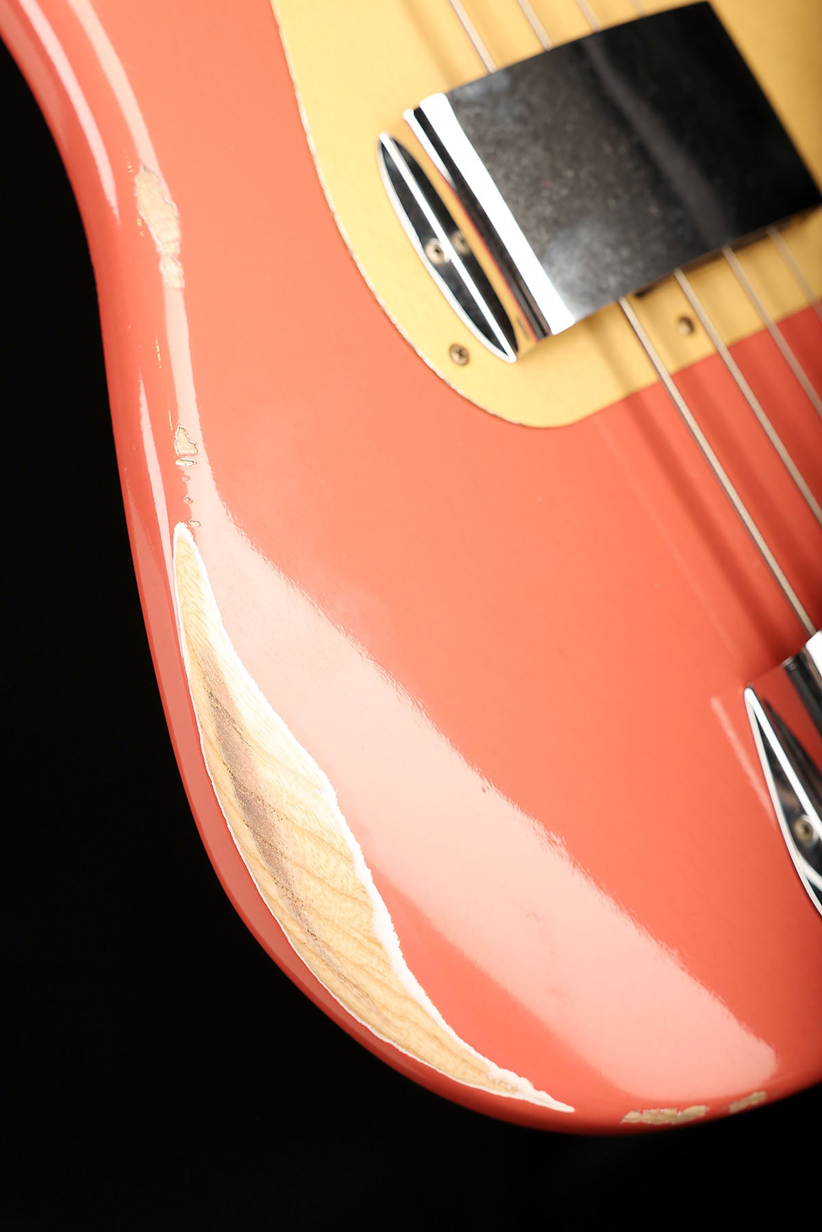 Fender Limited Edition "P" Jazz Bass Relic Tahitian Coral