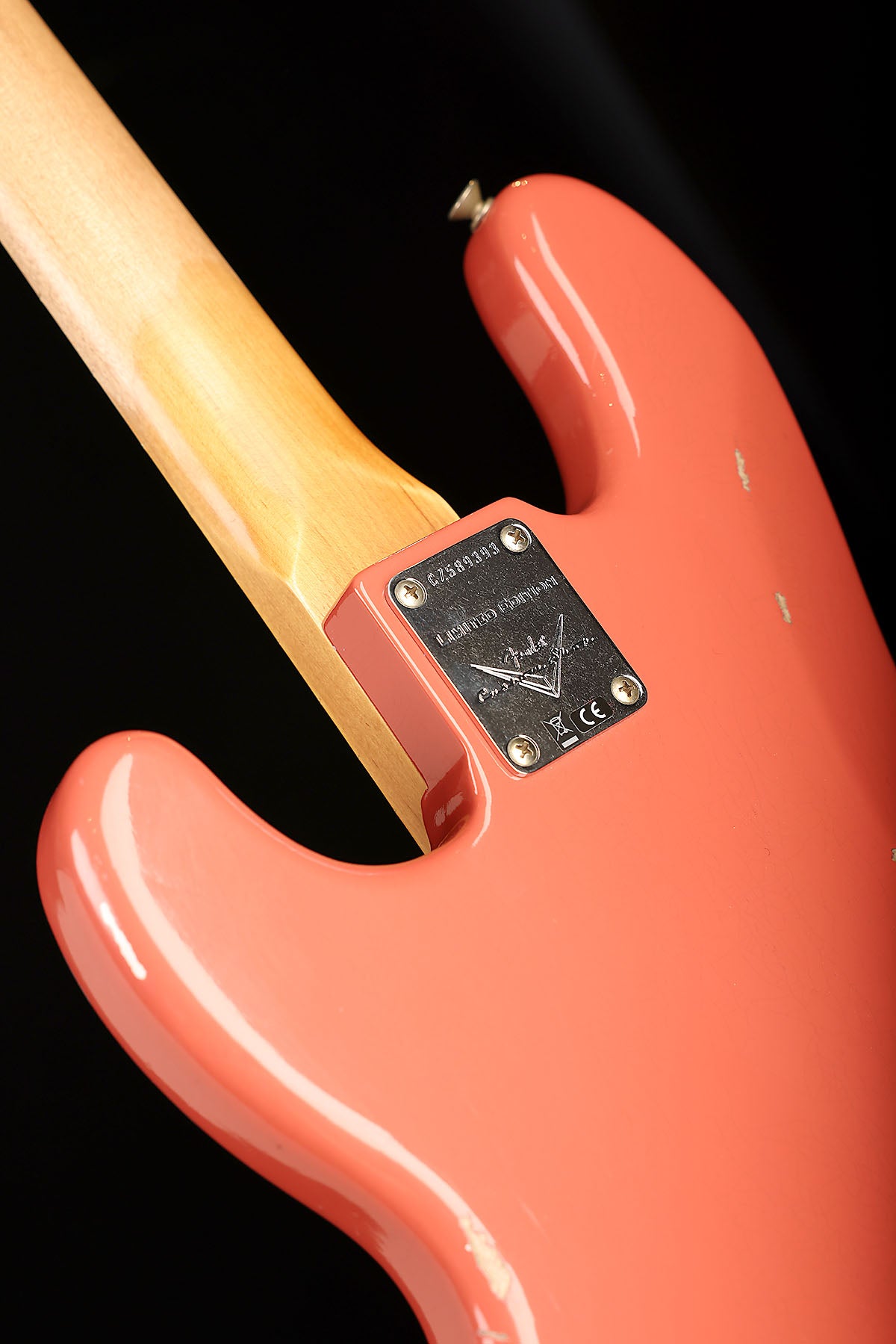 Fender Limited Edition "P" Jazz Bass Relic Tahitian Coral