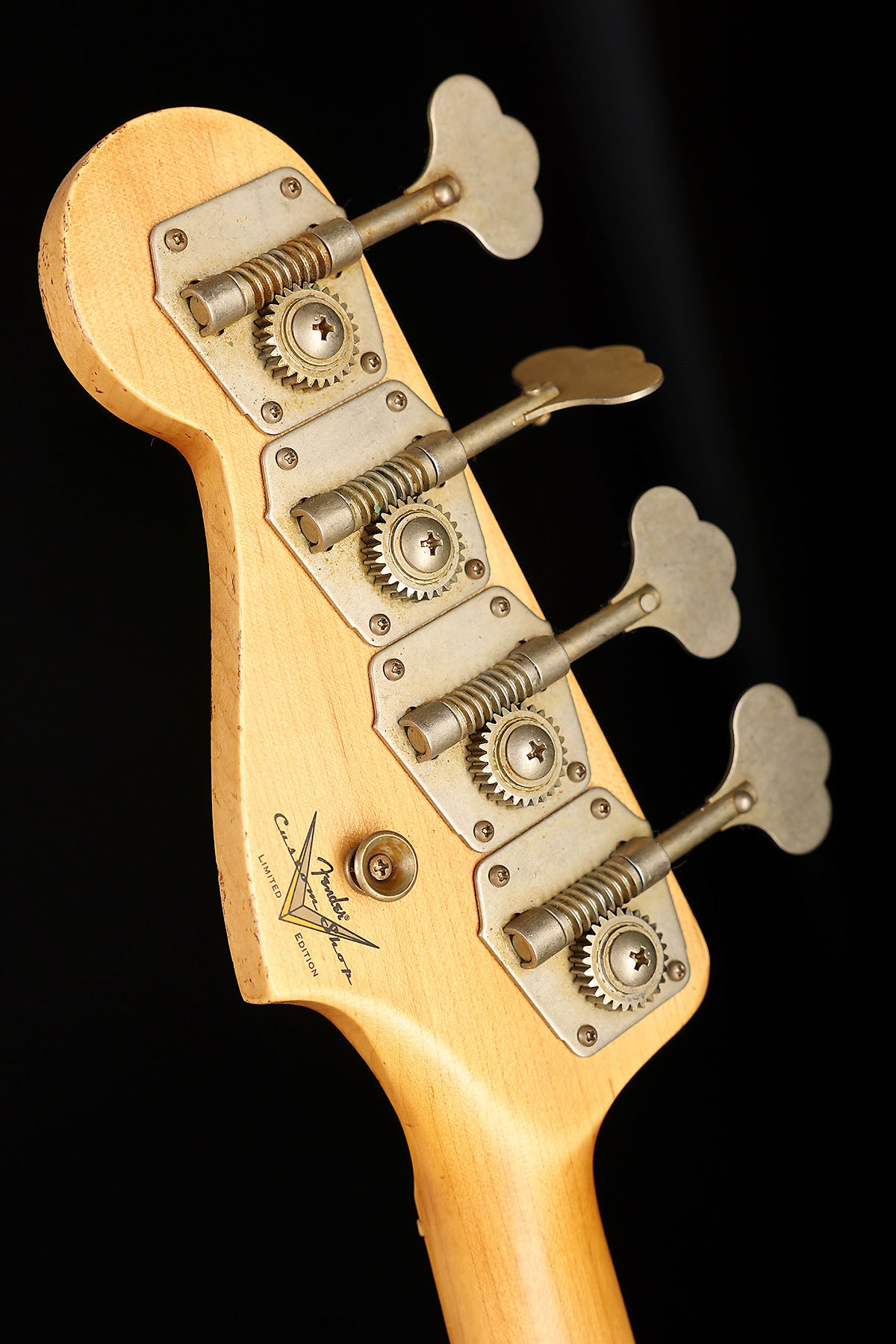 Fender Limited Edition "P" Jazz Bass Relic Tahitian Coral