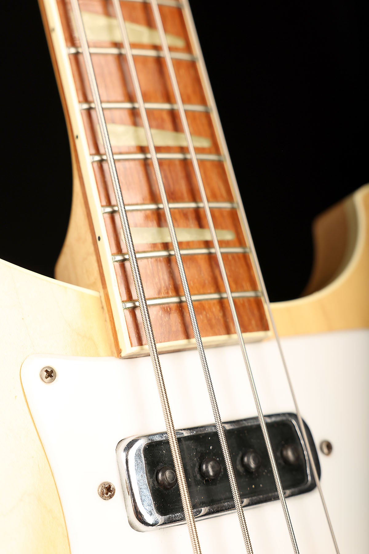 Preloved 1973 Rickenbacker 4001 Mapleglo w/case