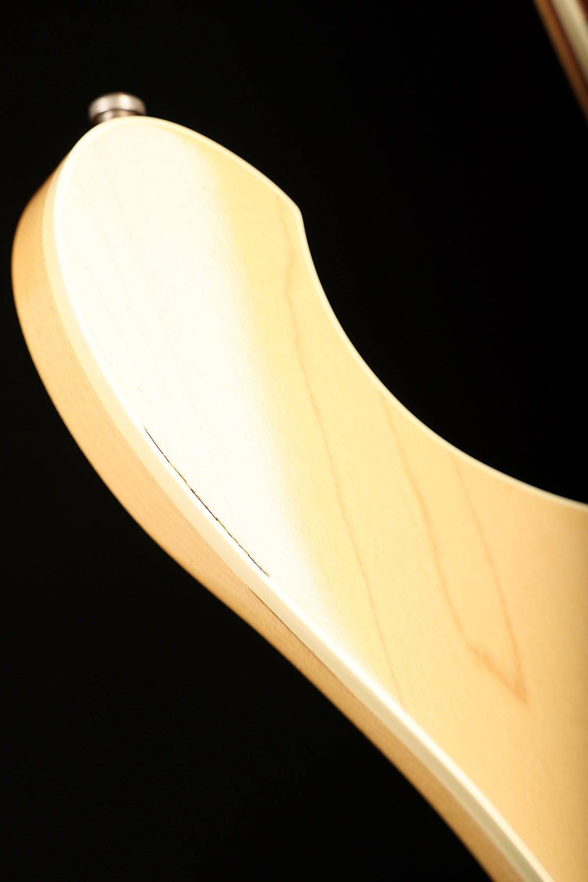 Preloved 1973 Rickenbacker 4001 Mapleglo w/case