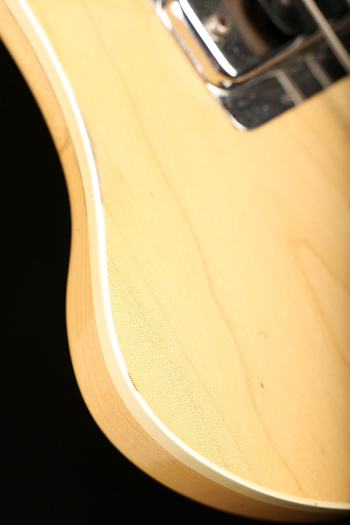 Preloved 1973 Rickenbacker 4001 Mapleglo w/case