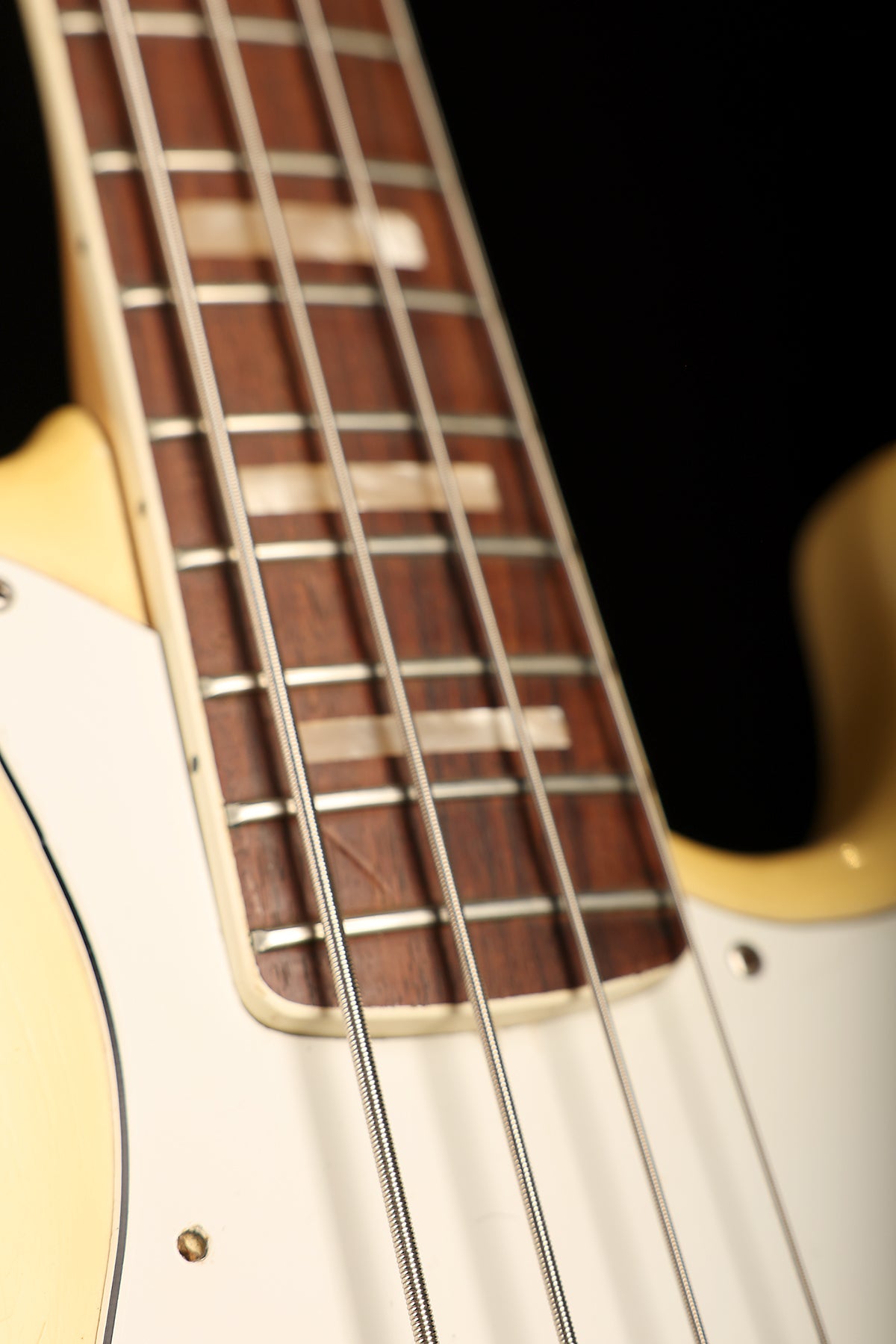 Preloved 1975 Fender Jazz Bass Olympic White w/case - Bass Centre Music Store Melbourne