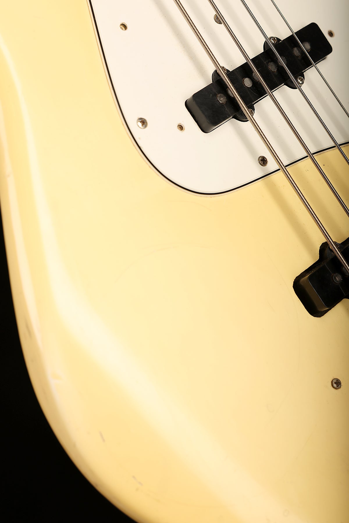 Preloved 1975 Fender Jazz Bass Olympic White w/case - Bass Centre Music Store Melbourne