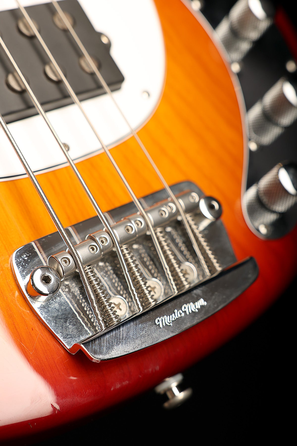 Preloved Musicman Stingray Honeyburst