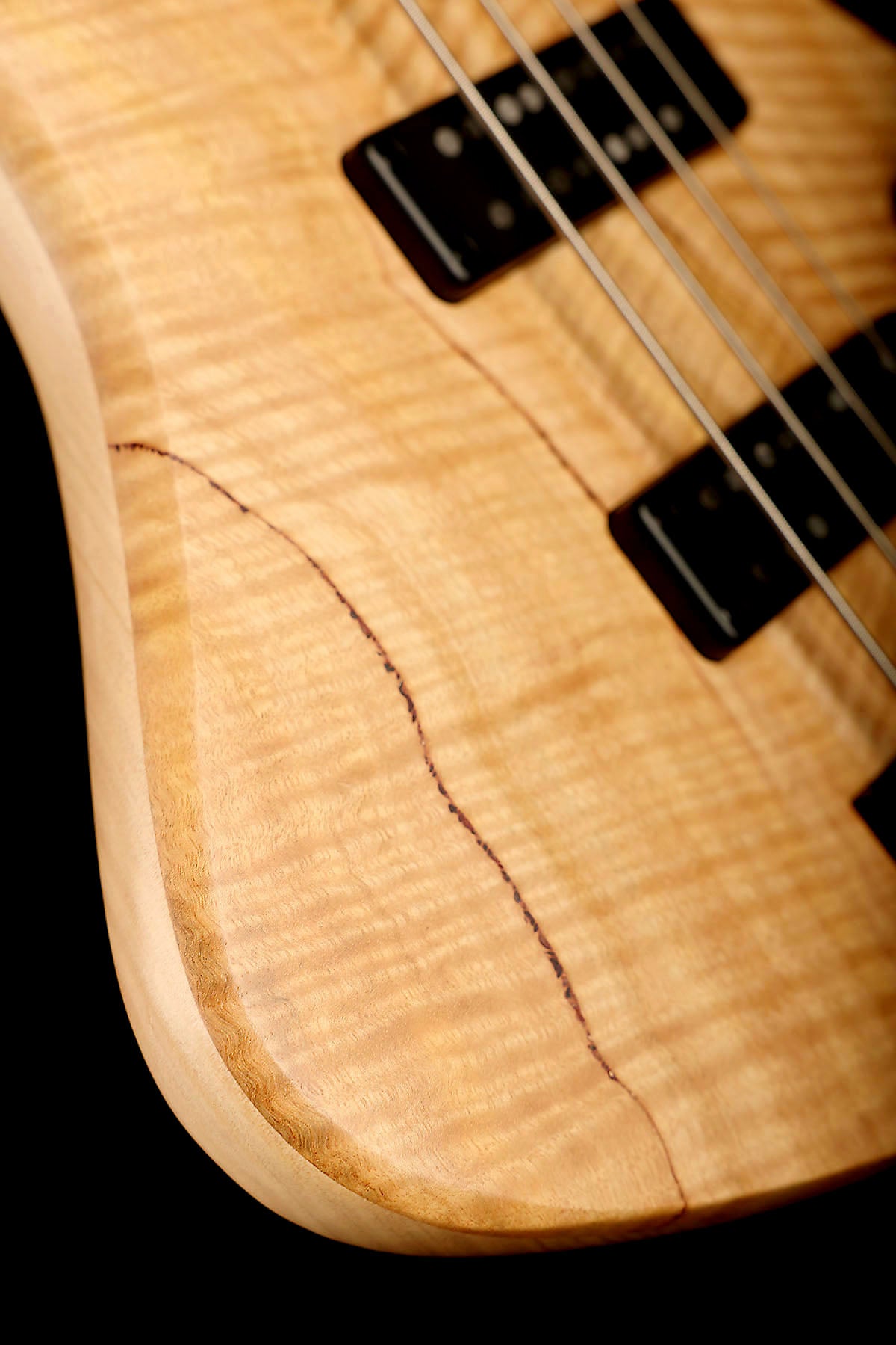 Cole Clark LLB4 Flamed Mountain Ash - Bass Centre Music Store Melbourne