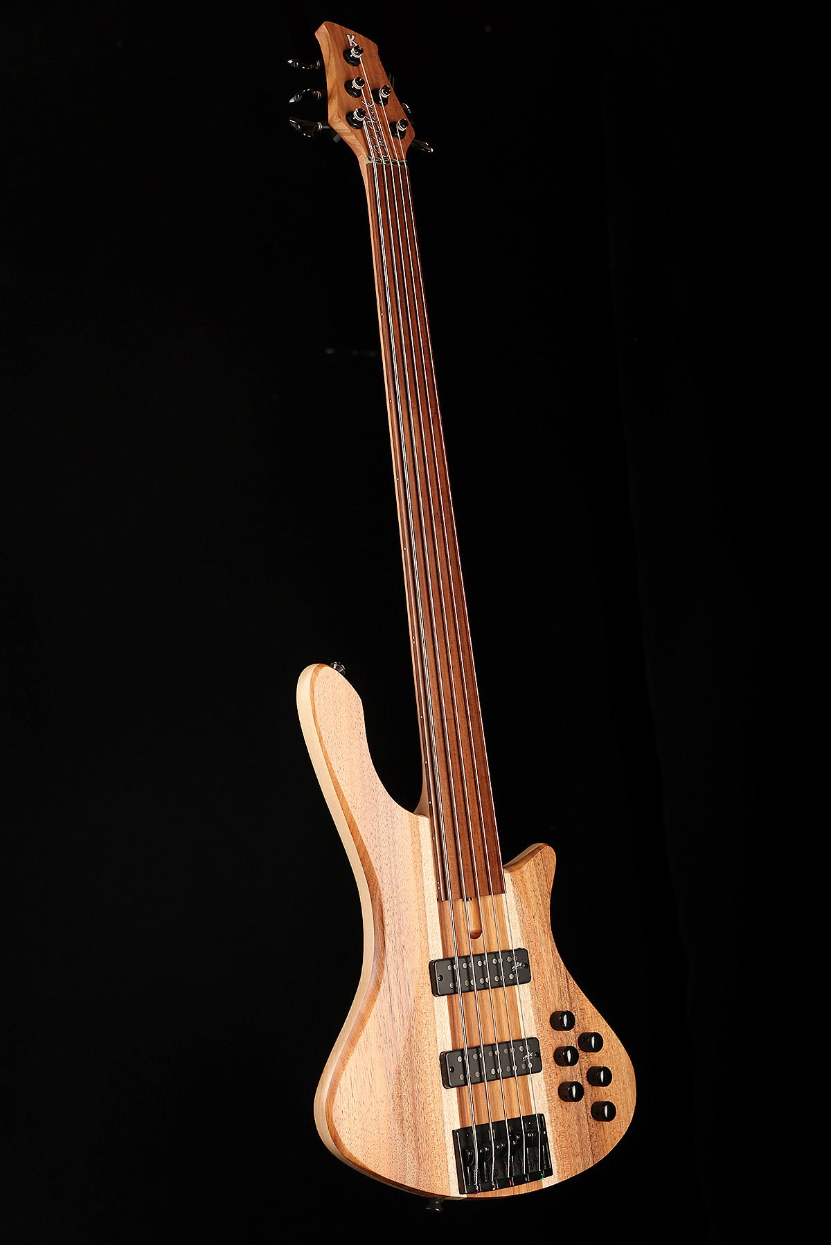 Cole Clark LL B5 Blackwood/Gidgee Fretless