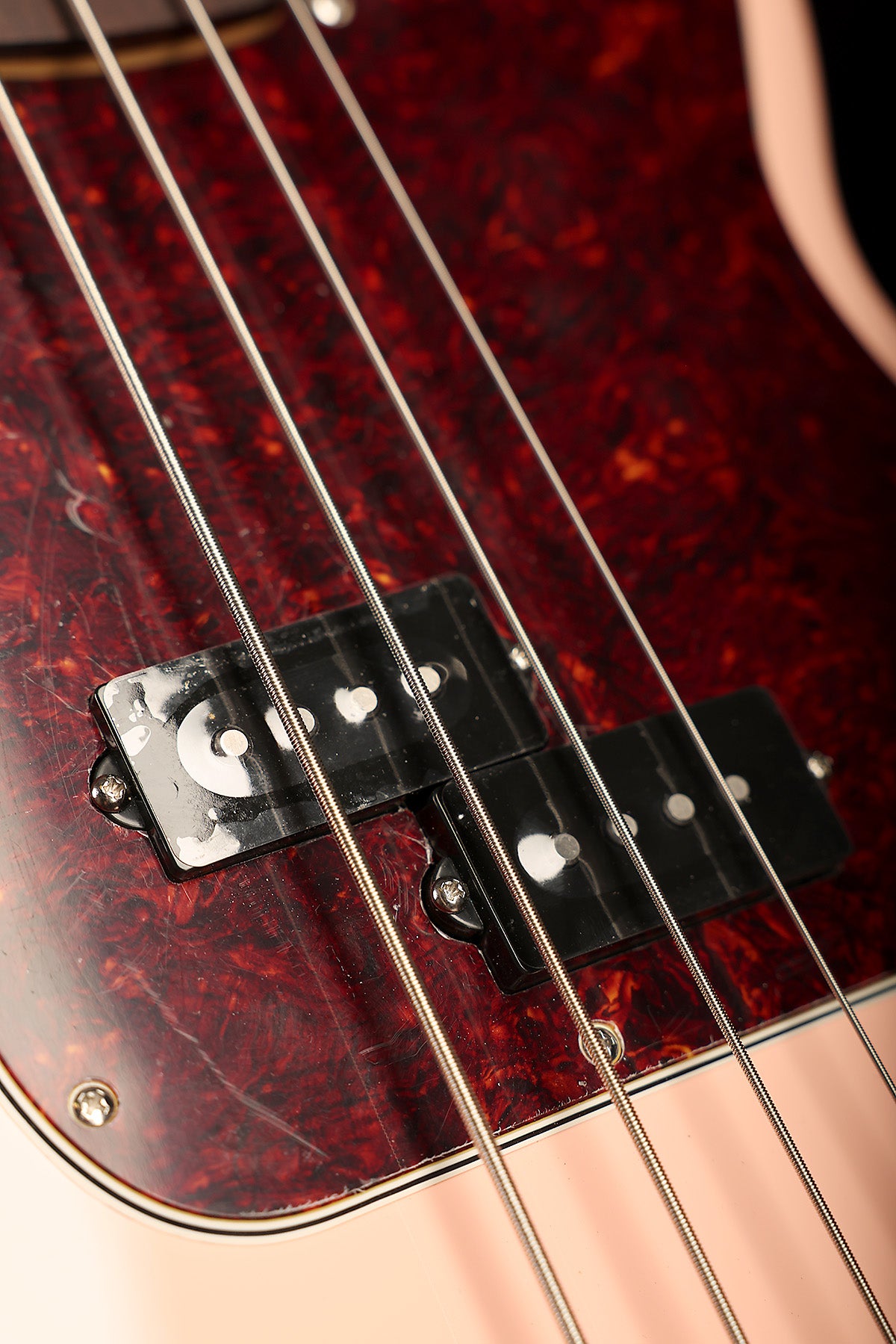 Fender Deluxe Player II Precision Shell Pink