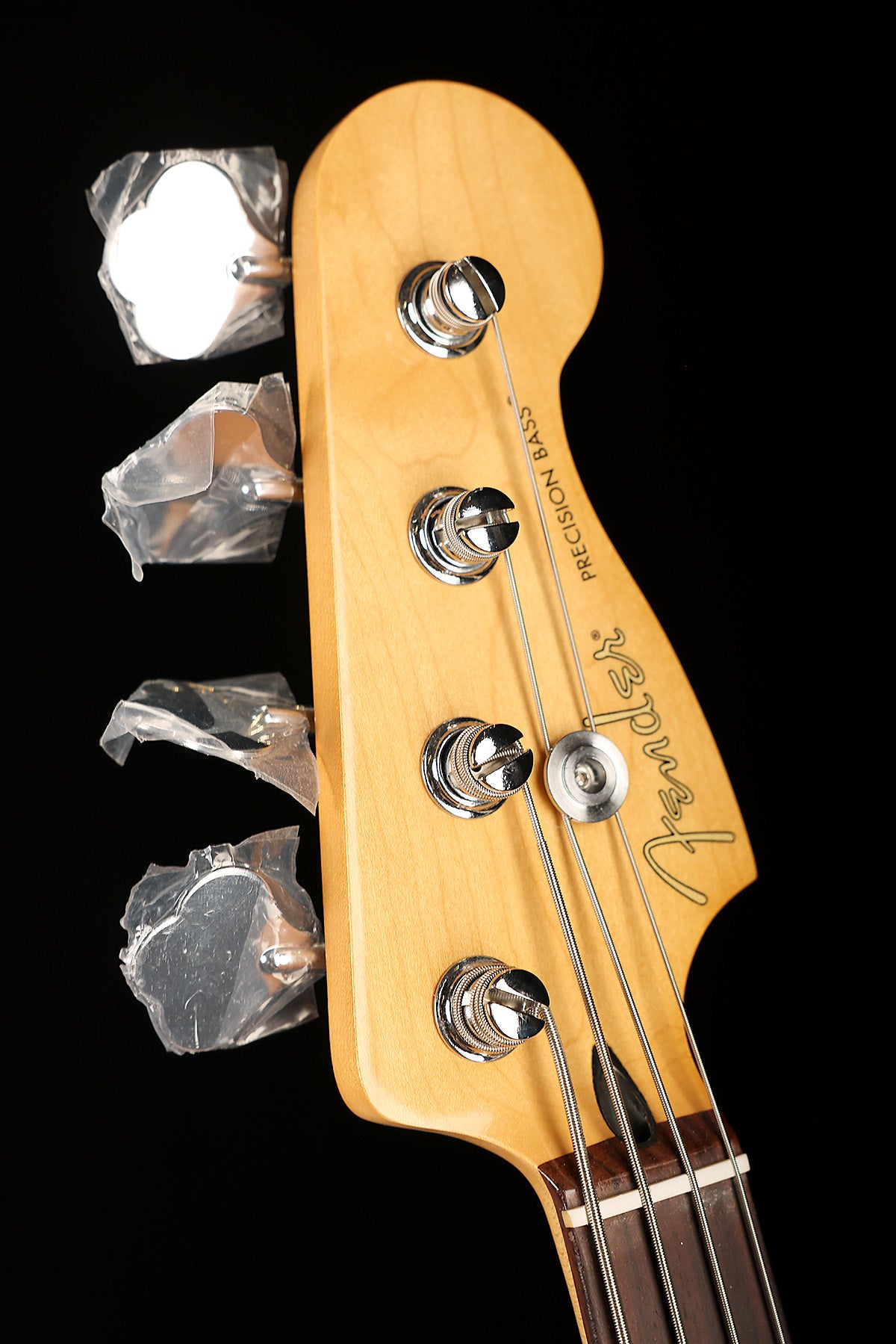 Fender Deluxe Player II Precision Shell Pink