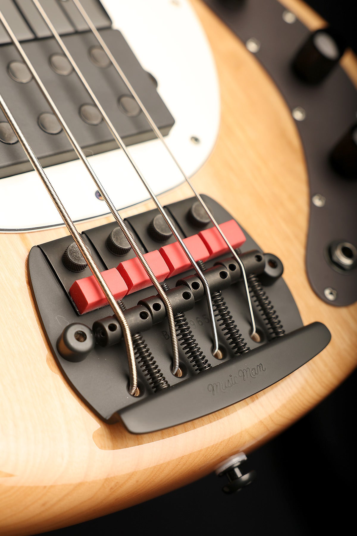Ernie Ball Music Man Tim Commerford Stingray Natural