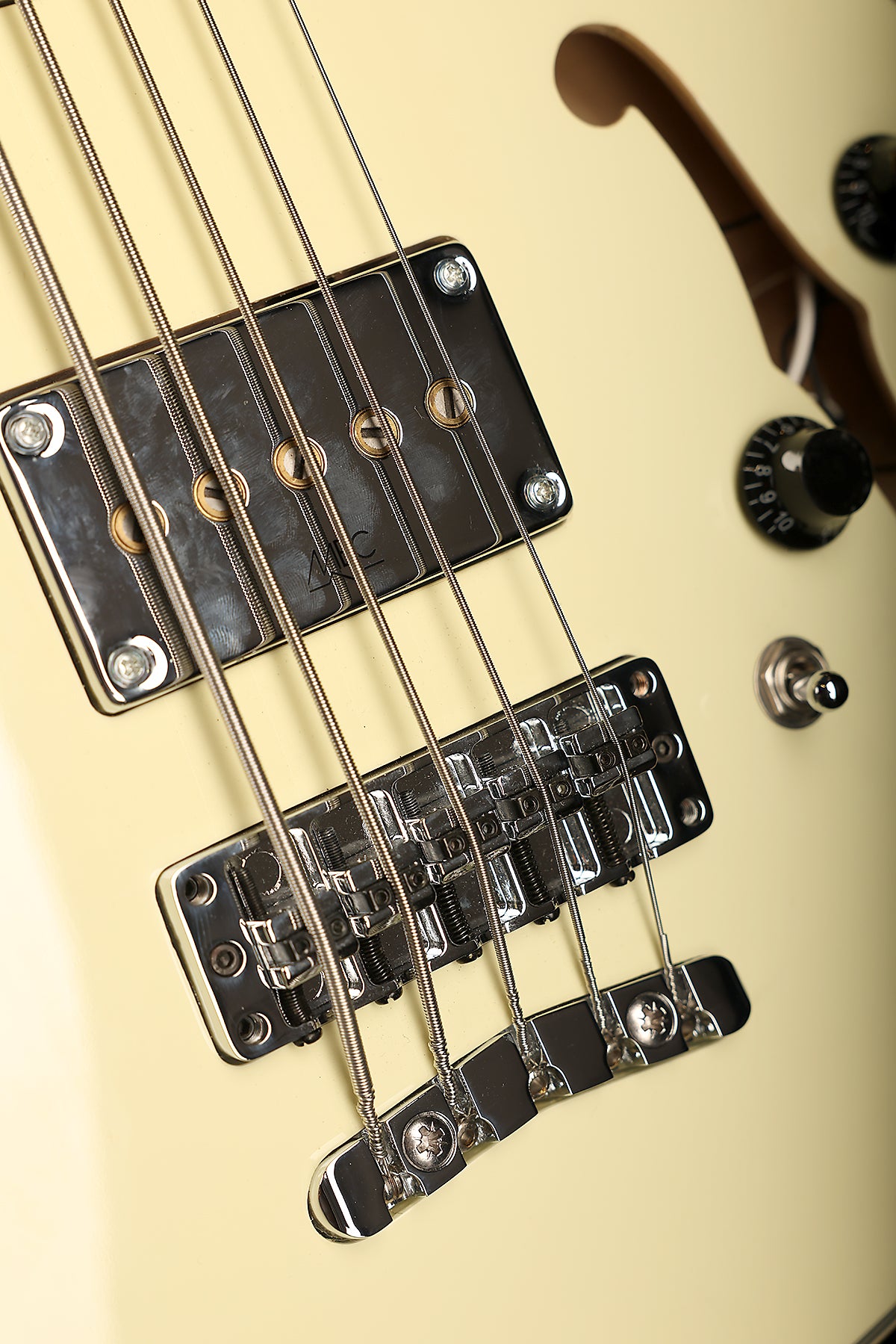 Preloved Warwick RockBass Starbass 5, Cream White High Polish
