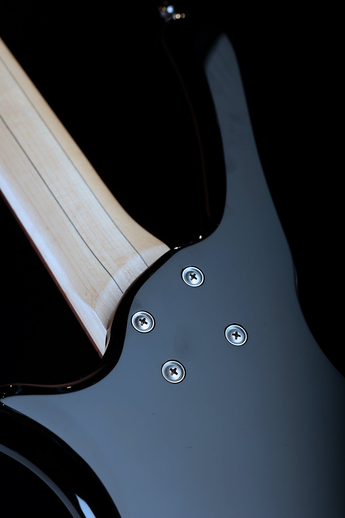 Demo Warwick RockBass Fortress 5-String Solid Black High Polish