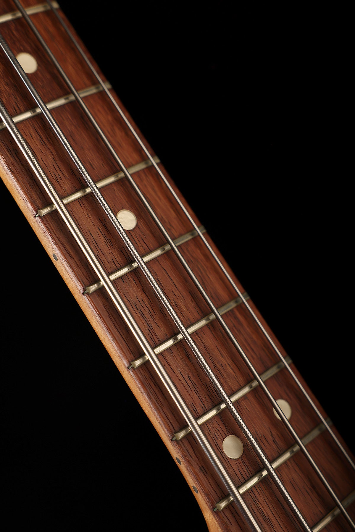 Preloved 1972 Fender Musicmaster Bass Dakota Red