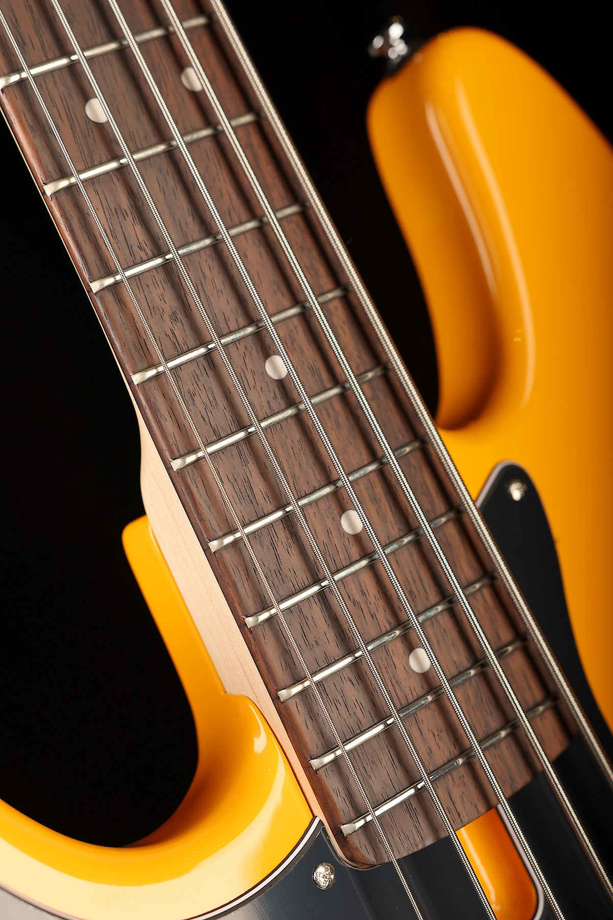 Sire Marcus Miller V3 5 String V2 Left Hand