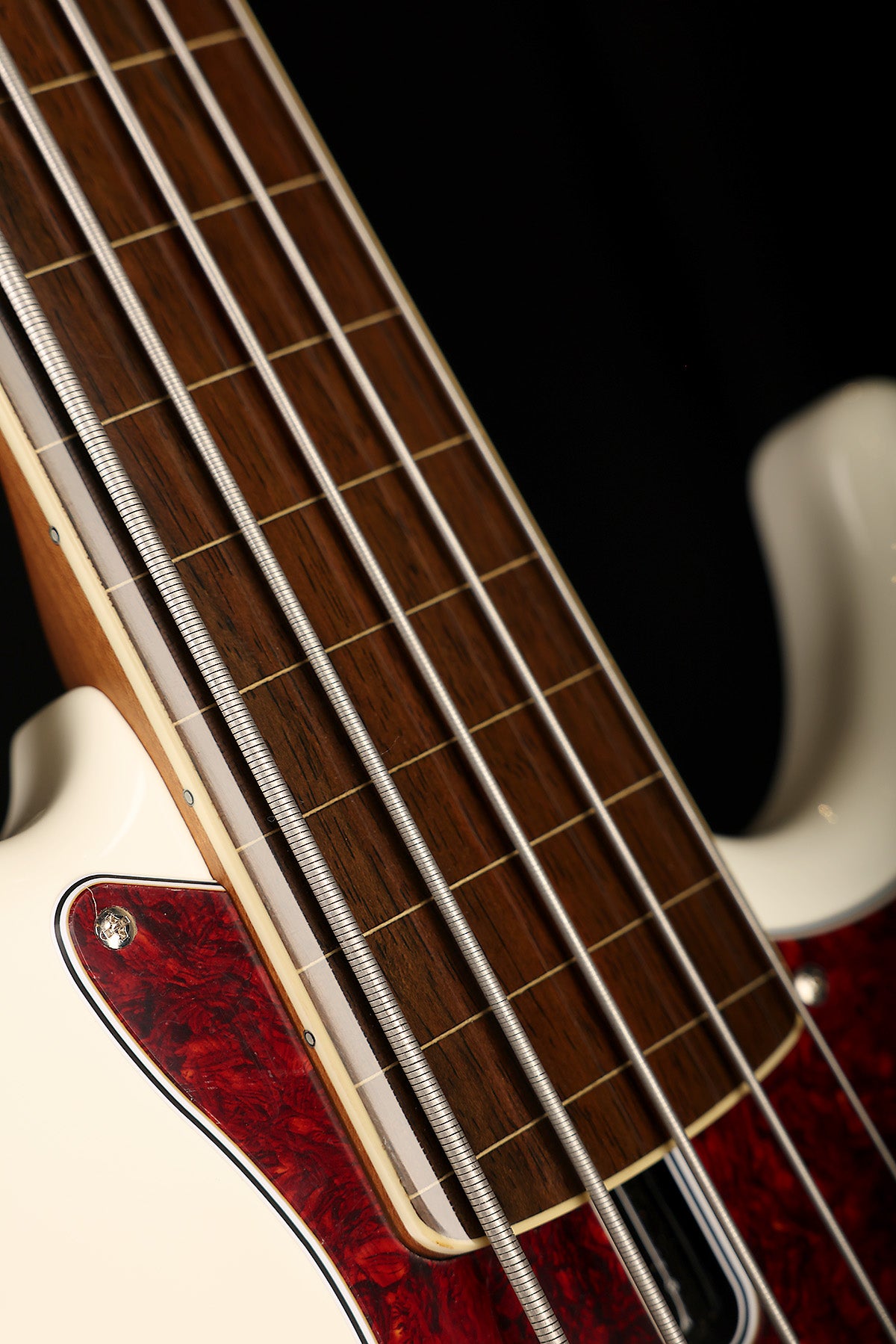Sire Marcus Miller V7 New Gen 5 String Fretless