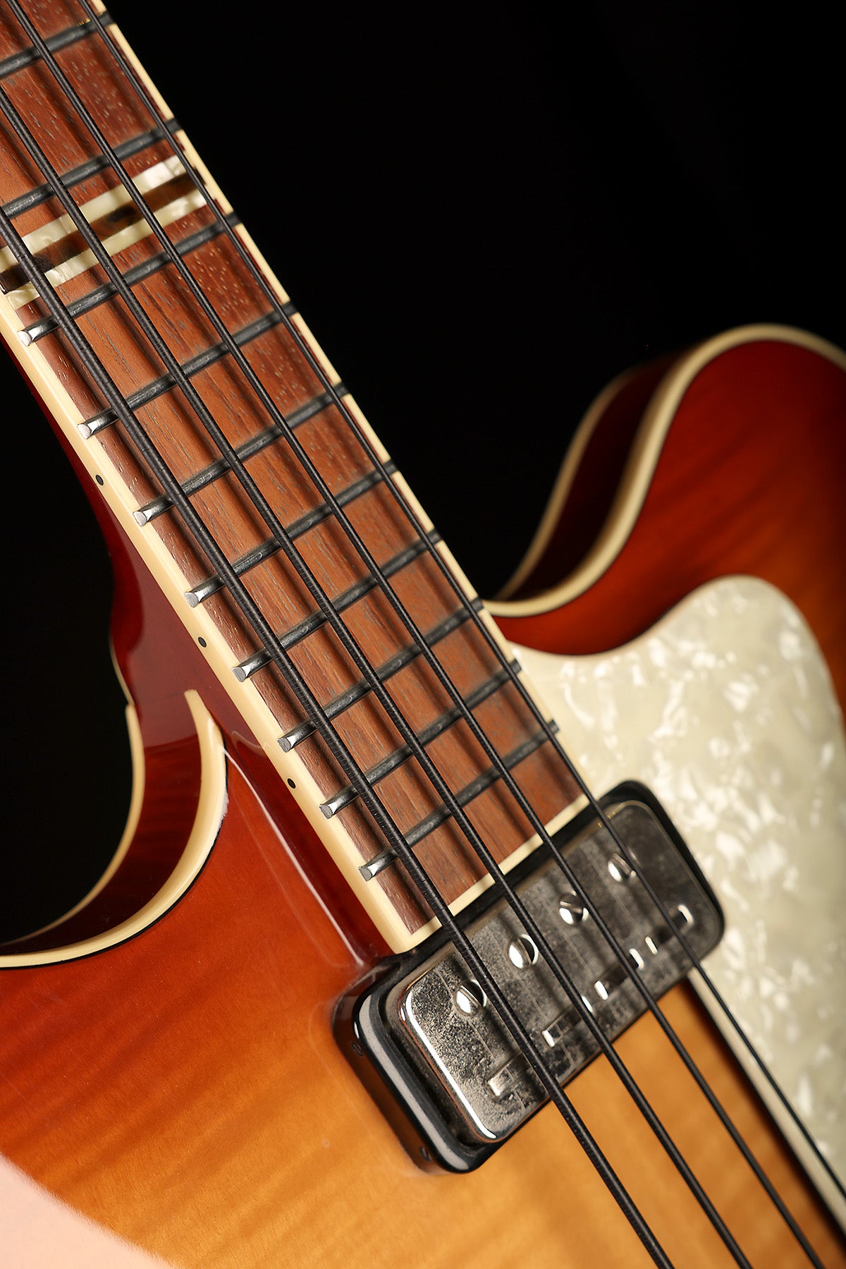 Preloved Hofner Contemporary Verythin Bass - Bass Centre Music Store Melbourne