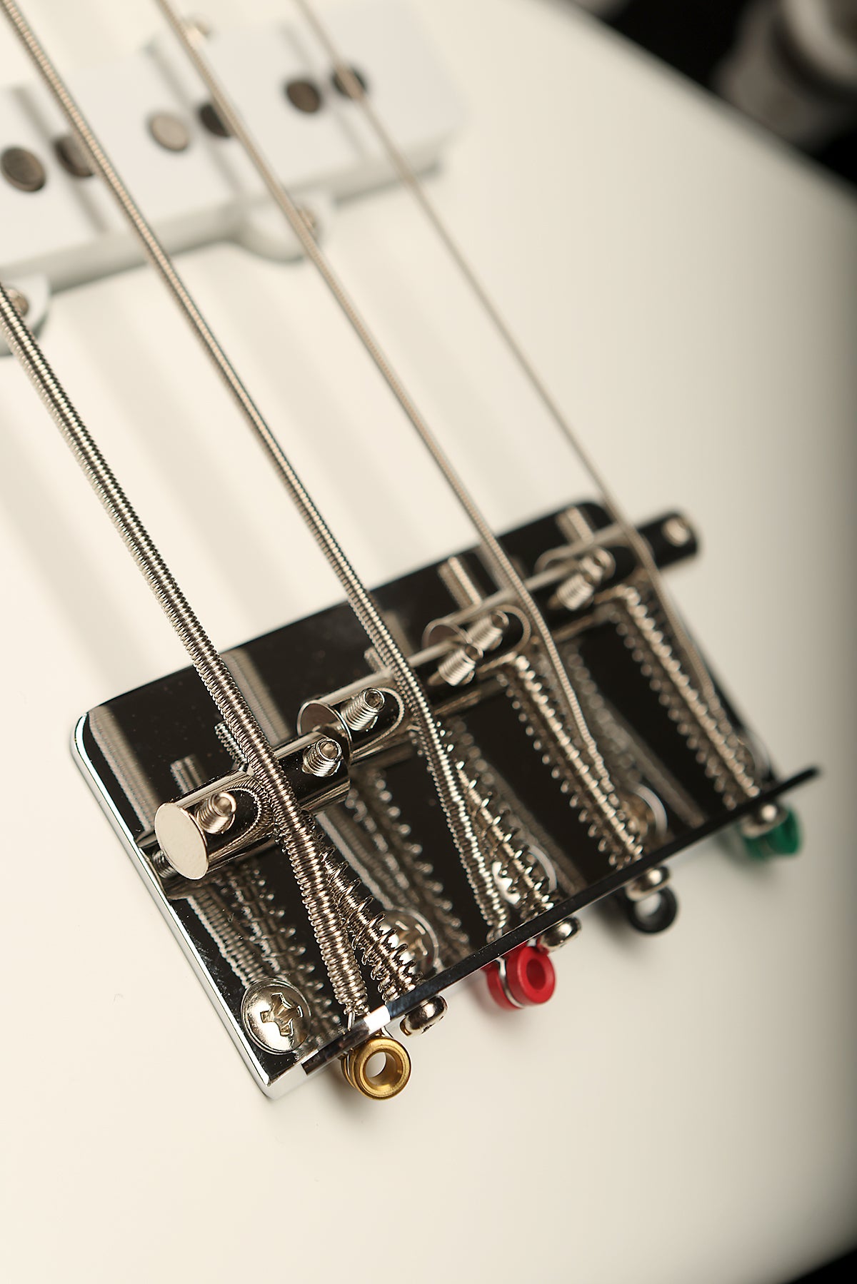 FENDER Made in Japan Limited Hybrid II Jazz Bass®, Blanc