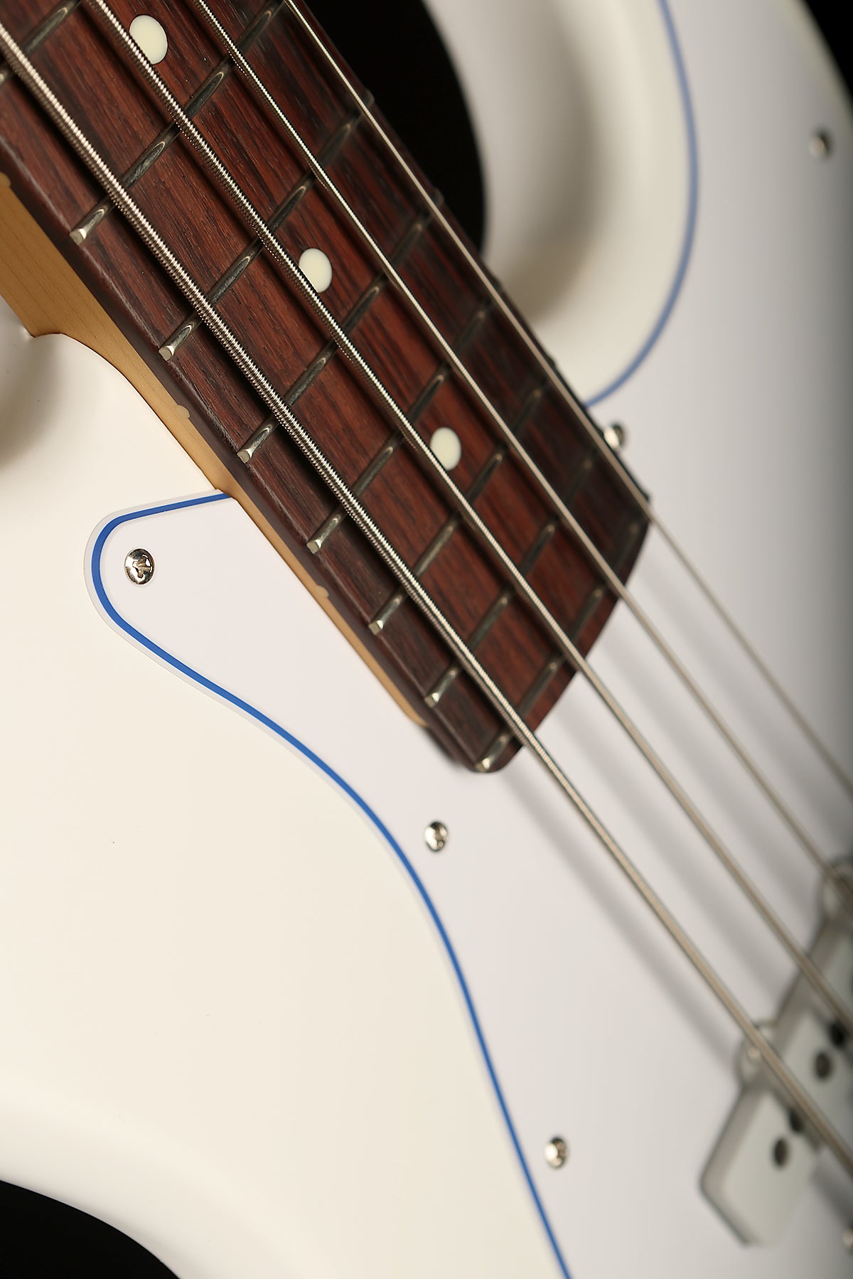 FENDER Made in Japan Limited Hybrid II Jazz Bass®, Blanc