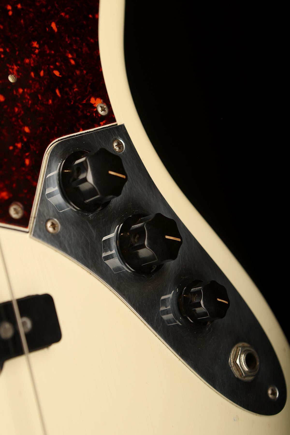 Preloved 1998 Fender Custom Shop 1960 Jazz Bass &#39;Cunetto&#39; Relic Olympic White w/case