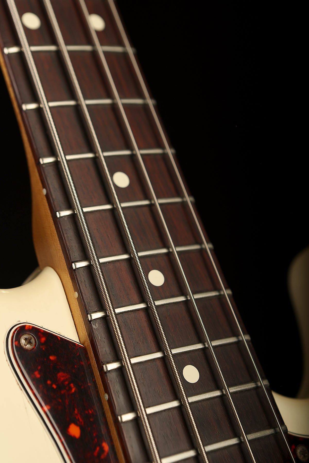 Preloved 1998 Fender Custom Shop 1960 Jazz Bass &#39;Cunetto&#39; Relic Olympic White w/case