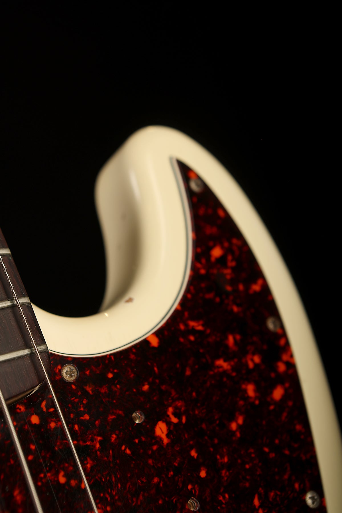 Preloved 1998 Fender Custom Shop 1960 Jazz Bass &#39;Cunetto&#39; Relic Olympic White w/case