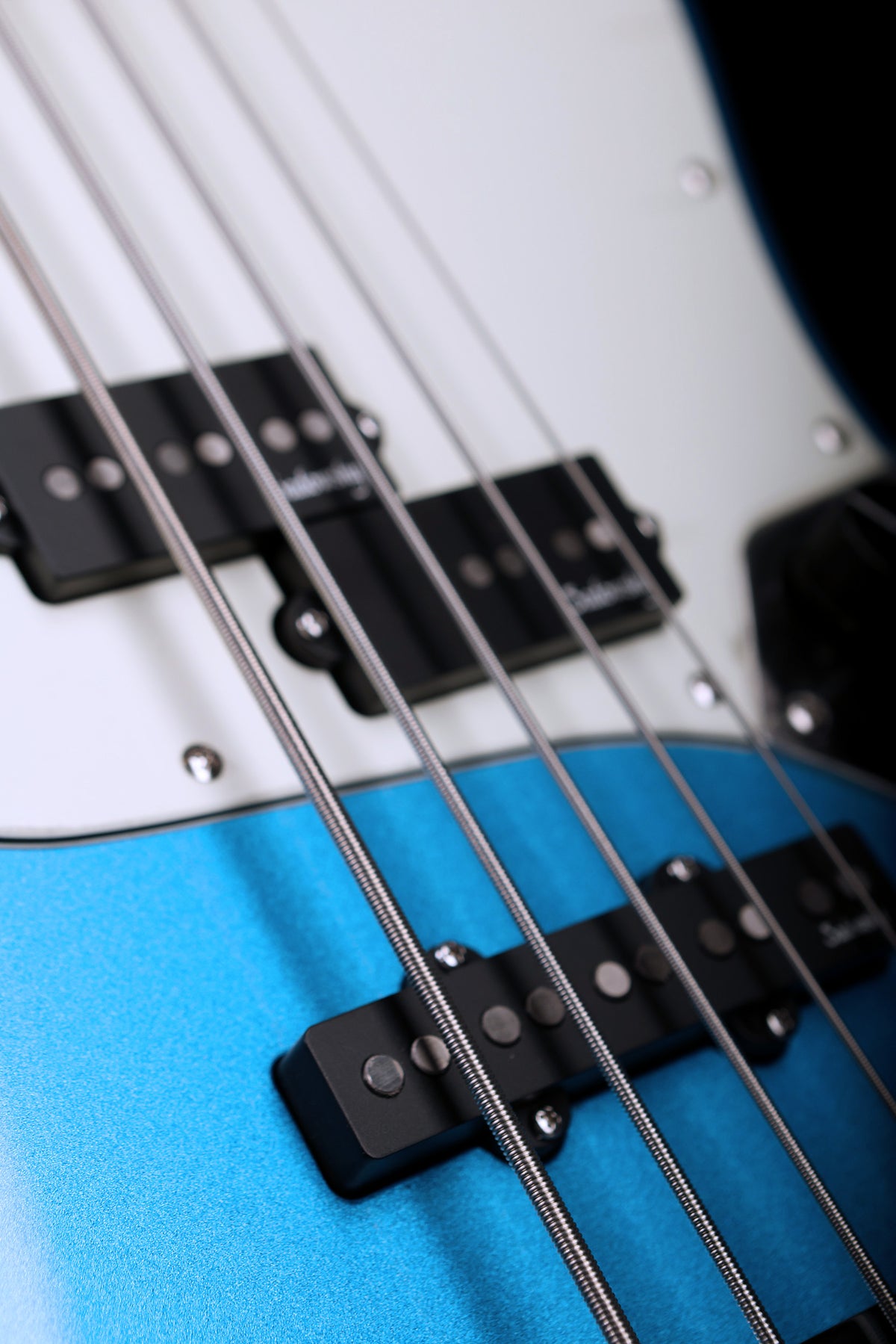 Sadowsky Metro Express 21 Fret Hybrid PJ Bass 5-String - Bass Centre Music Store Melbourne