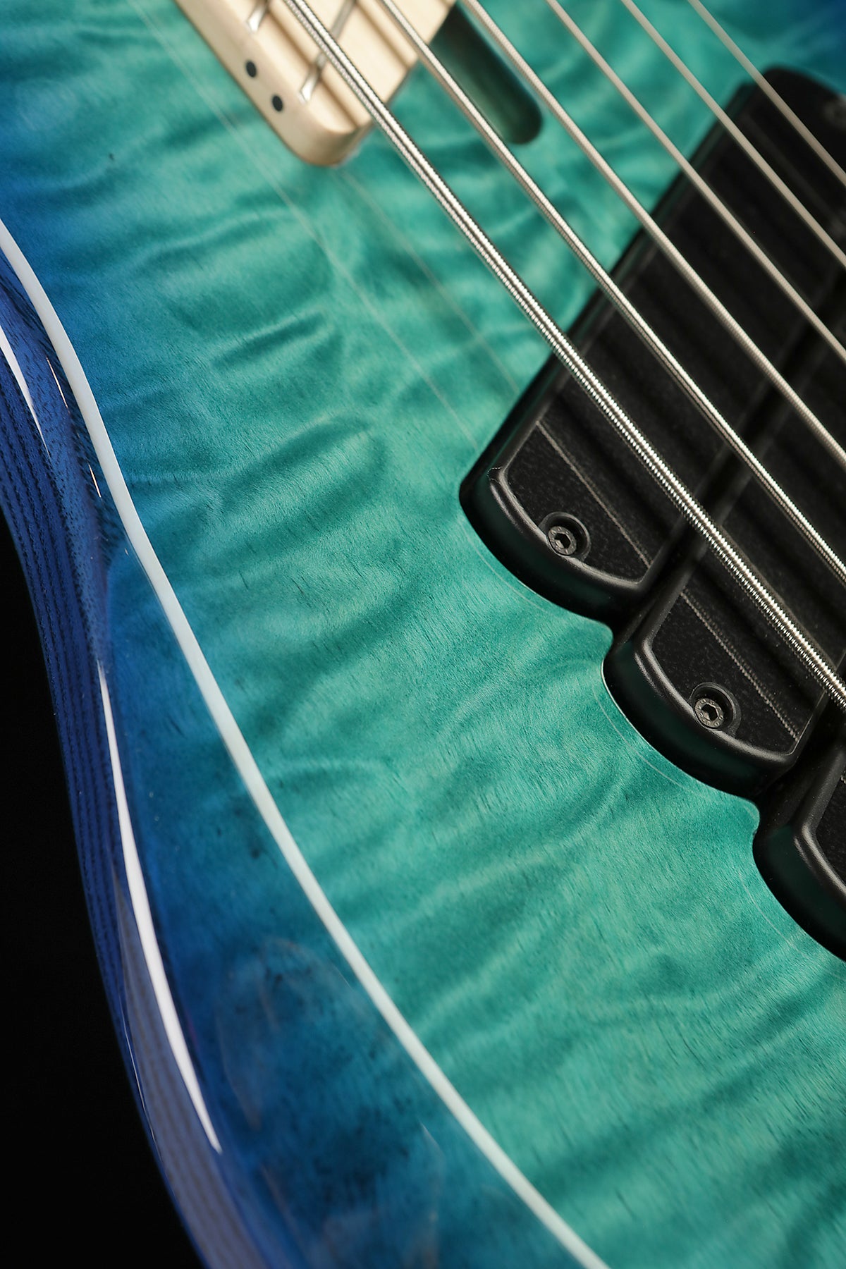 Dingwall Combustion 6 Quilt Top, 3X, Whalepool Burst - Bass Centre Music Store Melbourne