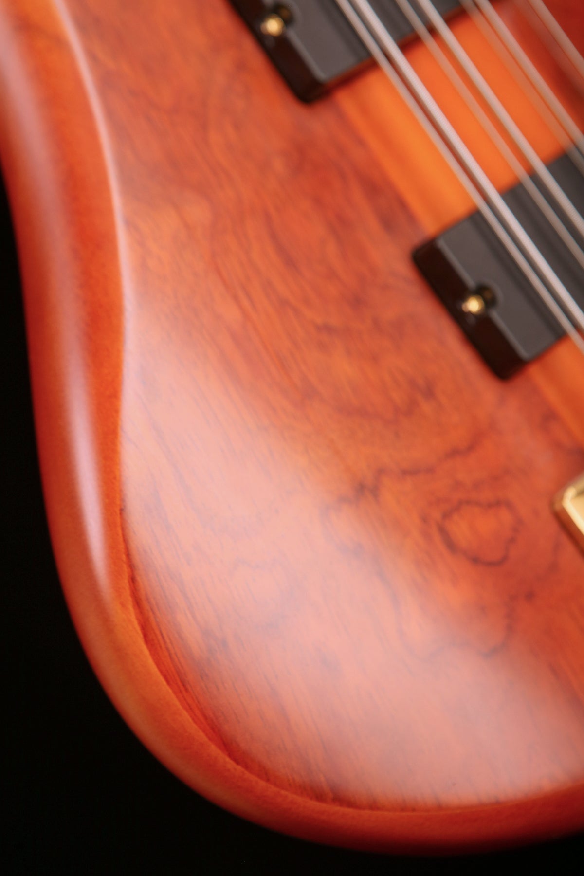 Preloved Schecter Stiletto Studio-8 Honey Satin with case