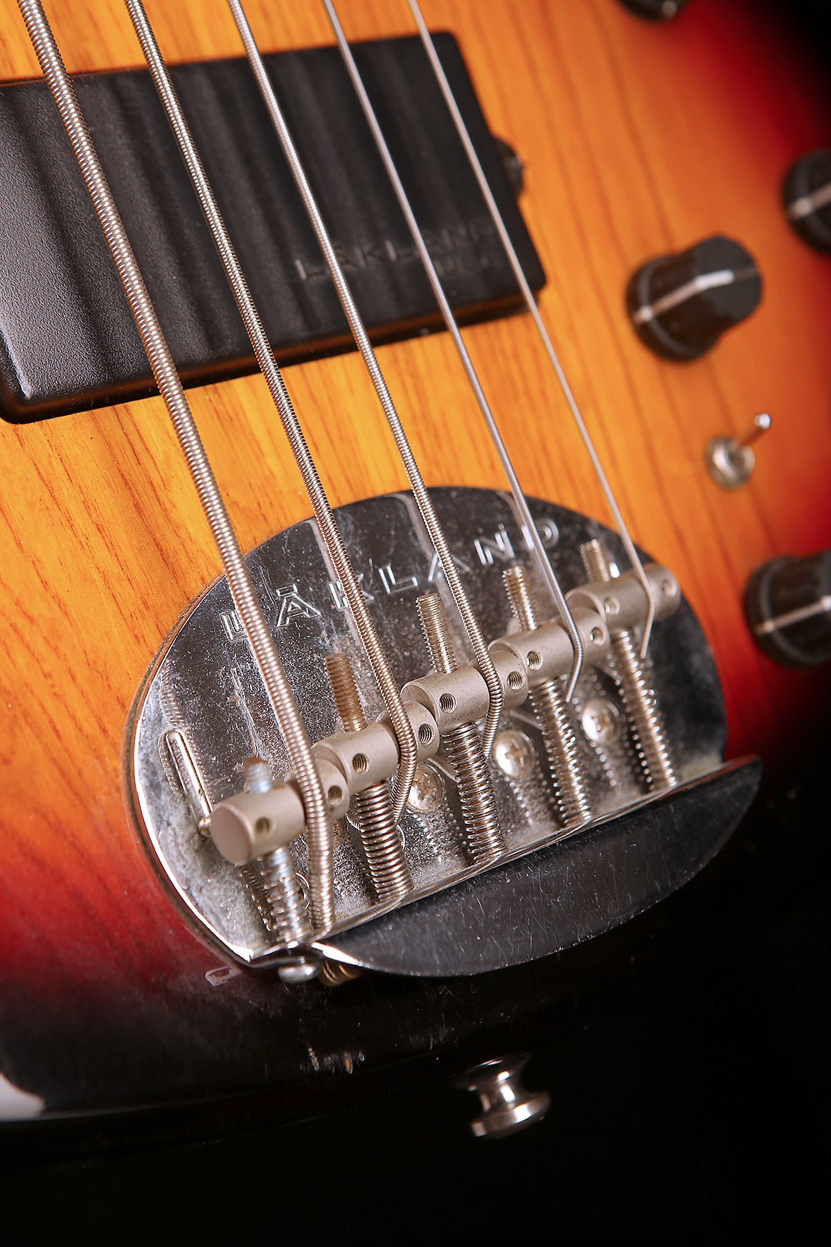 PRELOVED LAKLAND SKYLINE 55-02 3TSB W/GATOR CASE