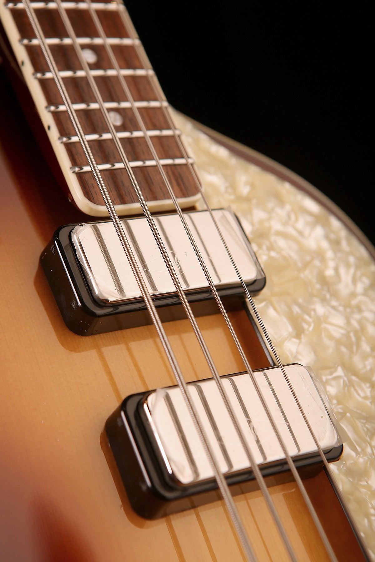 Hofner Contemporary Cavern Bass w/case - Bass Centre Music Store Melbourne