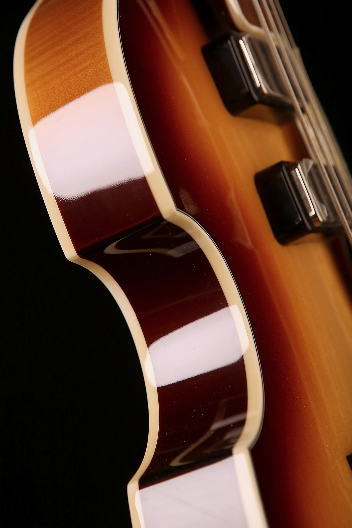 Hofner Contemporary Cavern Bass w/case - Bass Centre Music Store Melbourne