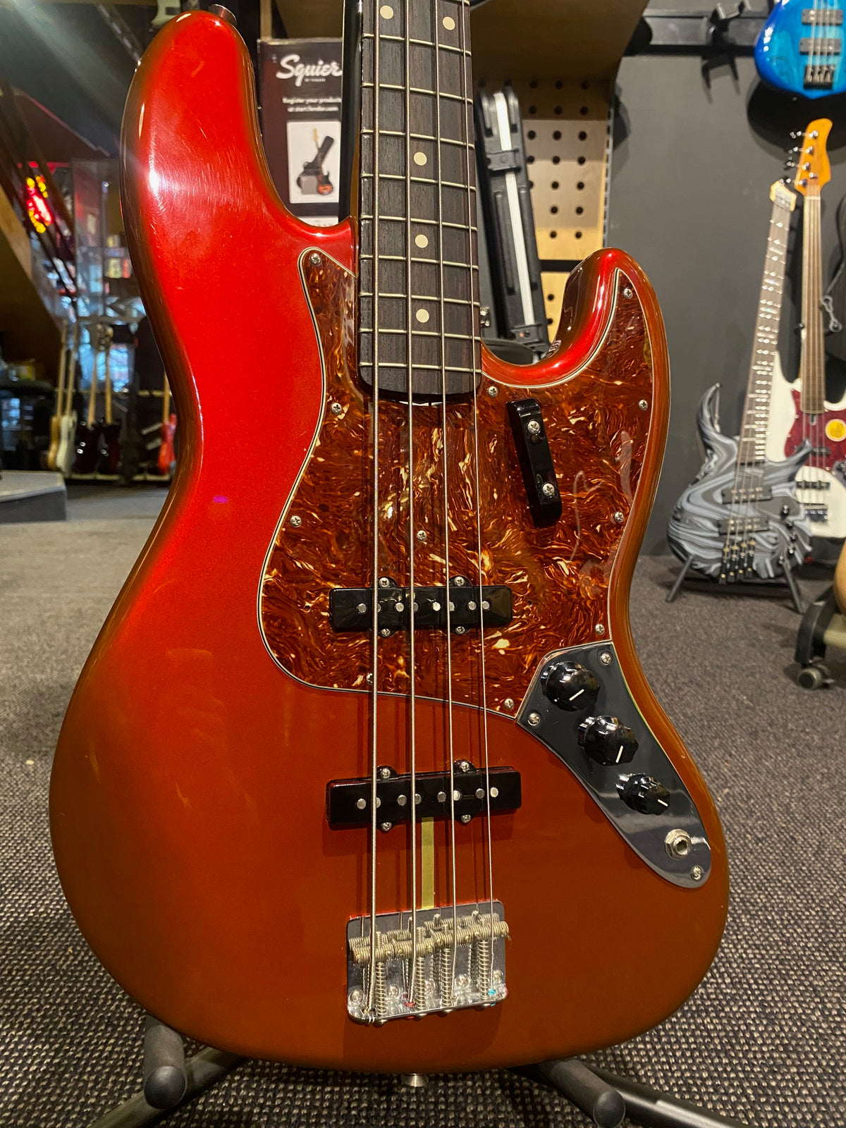 Preloved Fender Custom Shop 1960 Candy Apple Red NOS Jazz Bass w/ Case