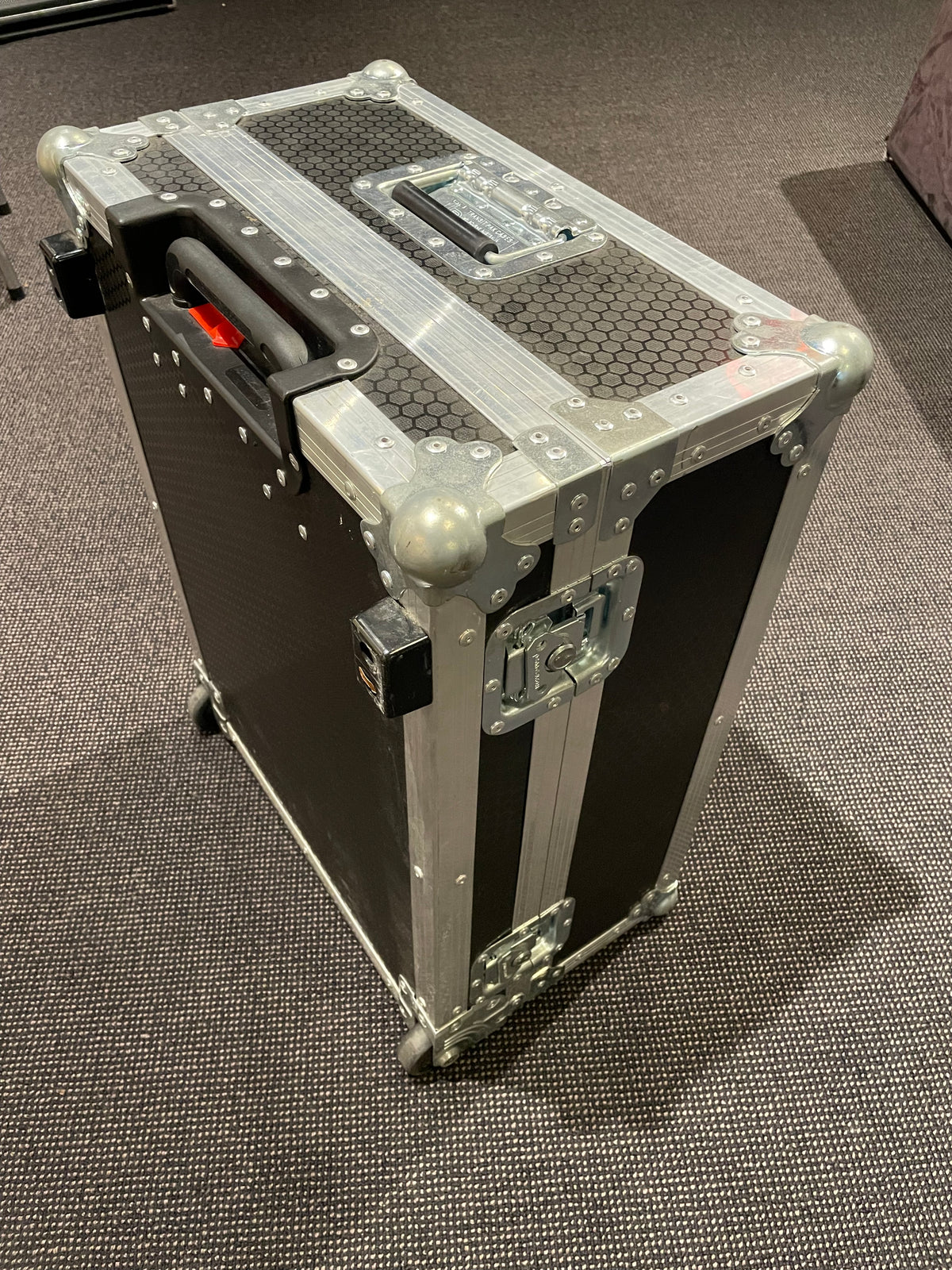 Used Aguilar DB751 with Transit Pak Case