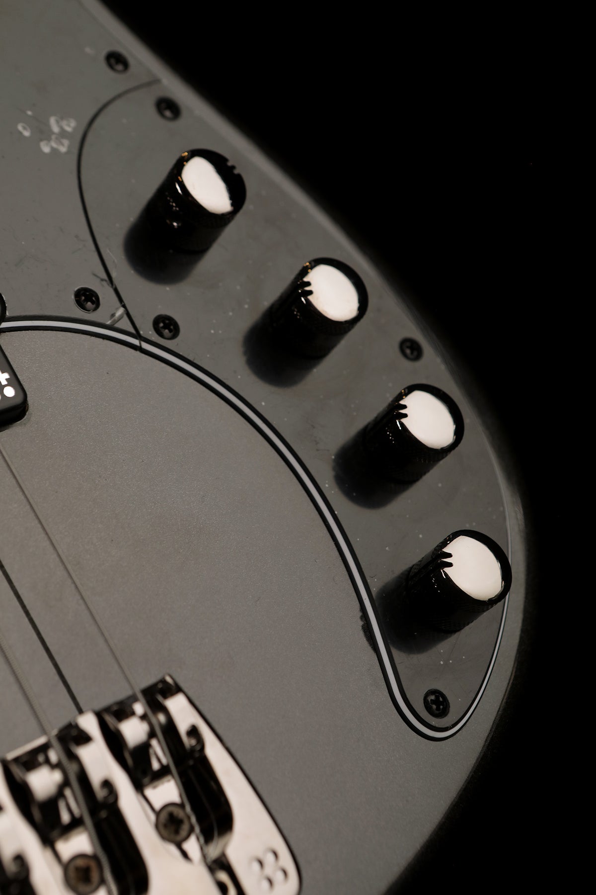 Sandberg California Central 4 Gloss Anthracite - Bass Centre Music Store Melbourne